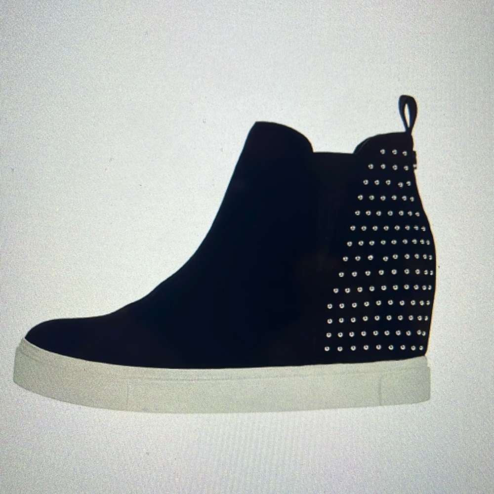 Steve Madden Vaeda Studded Sneaker Hidden Wedge NEW 6.5 Black Suede